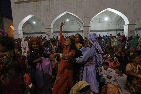 The Invisible Prince - A Tale Steeped in Pakistani Mysticism and Ancient Wisdom?